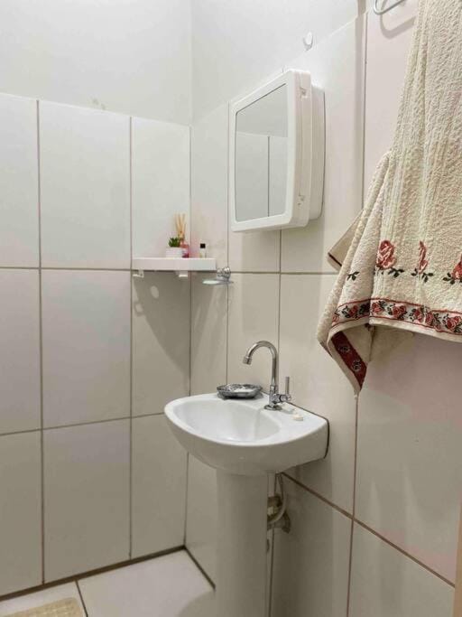 Kitnet Moderna, confortável , climatizada é linda 7A Apartment in Montes Claros