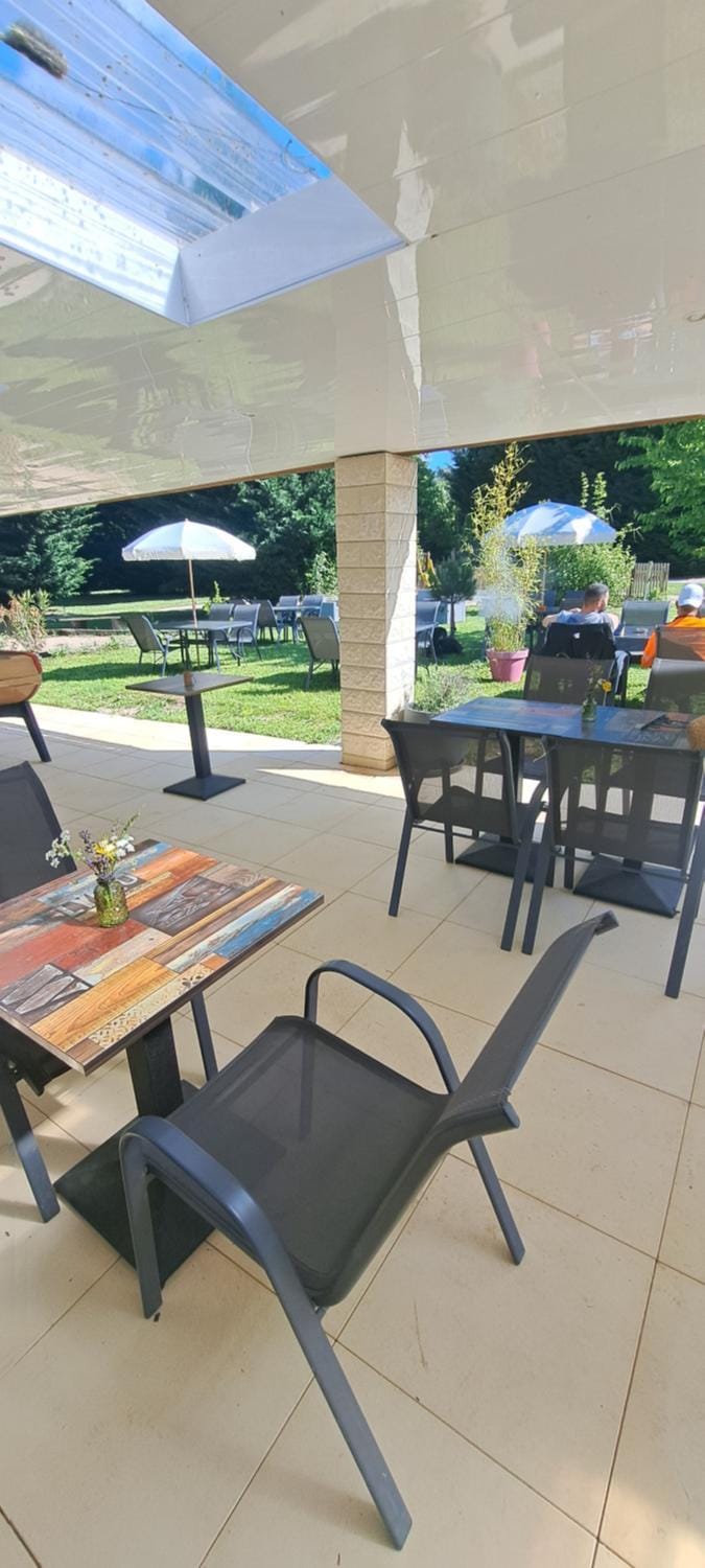 Camping Les Galets petit mobilhom Campground/ 
RV Resort in Occitanie