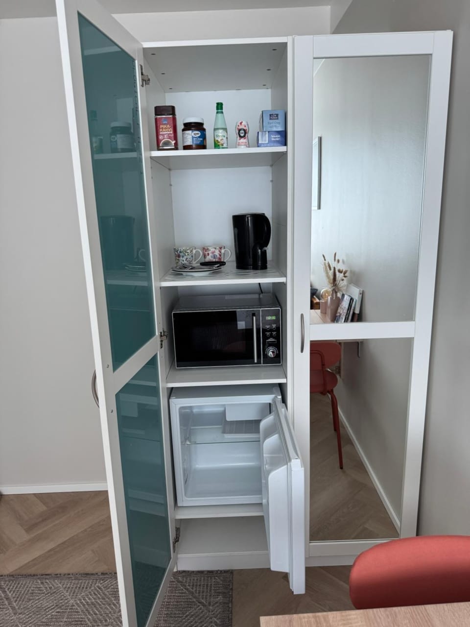 Coffee/tea facilities, Kitchen or kitchenette