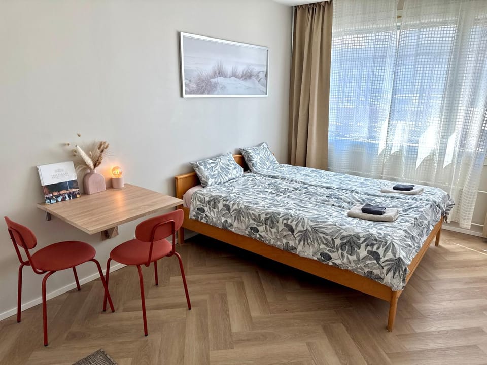 Photo of the whole room, Bedroom
