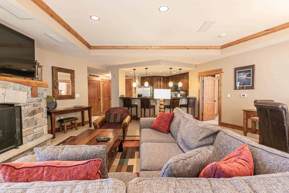 Big Horn Lodge 206 by East West Apartment in Northstar Drive