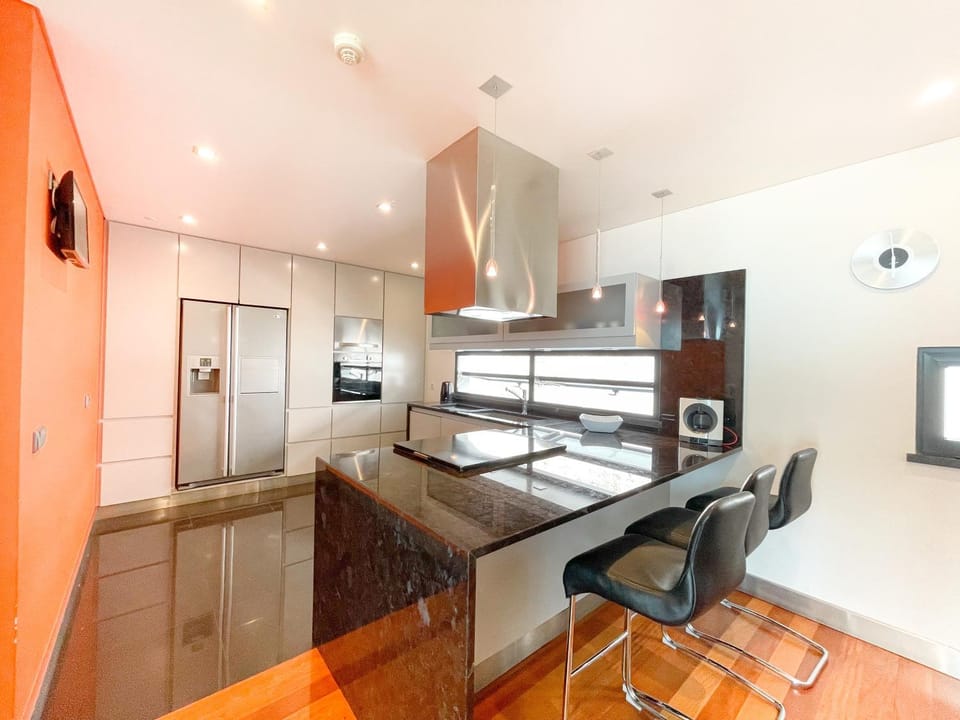 Kitchen or kitchenette, Dining area, dishwasher, oven, stove, toaster