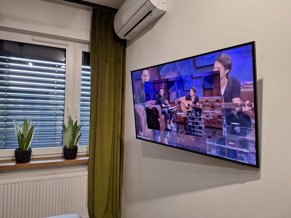 TV and multimedia, air conditioner