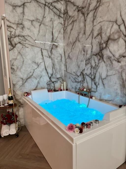 Hot Tub, Pool view, Bath