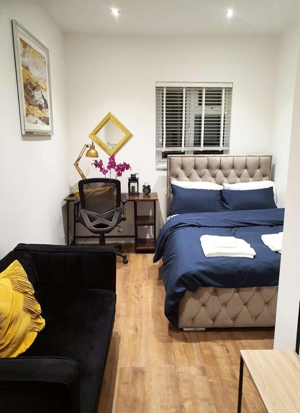 The Gold Room , stylish apartment near City Centre Apartment in Nottingham