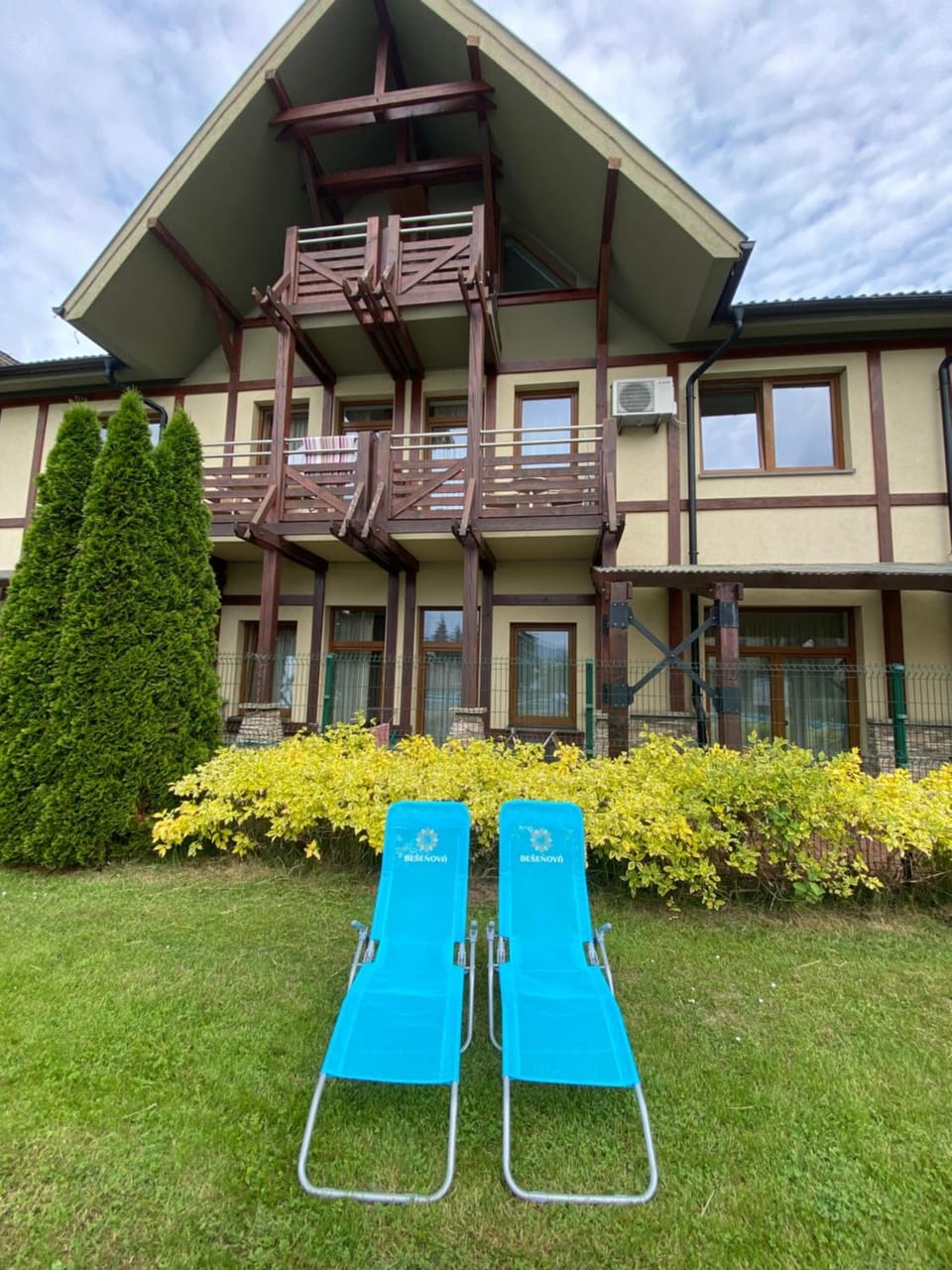 Property building, Natural landscape, Pool view, sunbed