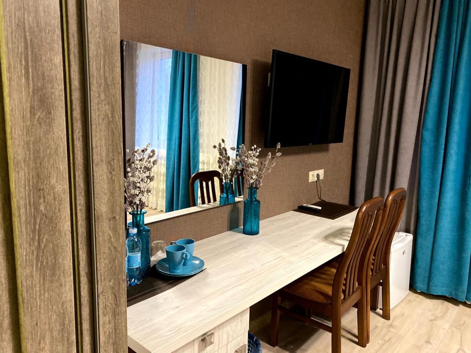 Photo of the whole room, Decorative detail, Drinks, Non alcoholic drinks, Family