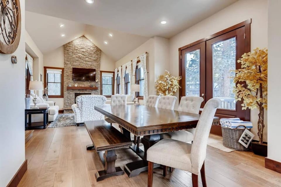 Lovely 4BR Home off Main St-5 min walk to Gondola House in Breckenridge