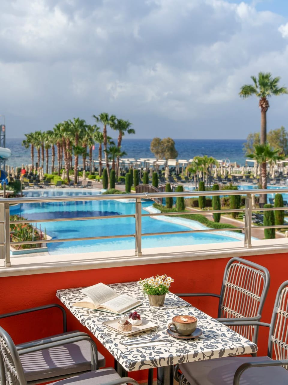 Pool view, Sea view