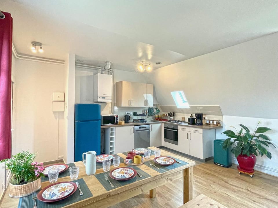 Kitchen or kitchenette, Dining area, stove, kitchen