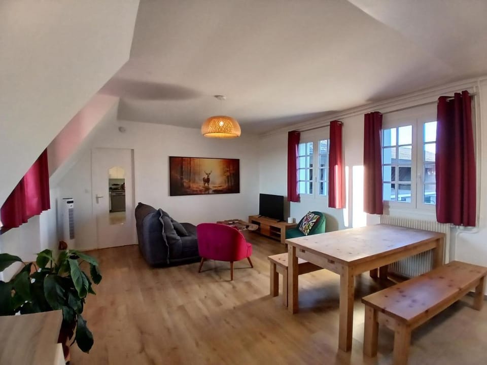 Communal lounge/ TV room, Dining area