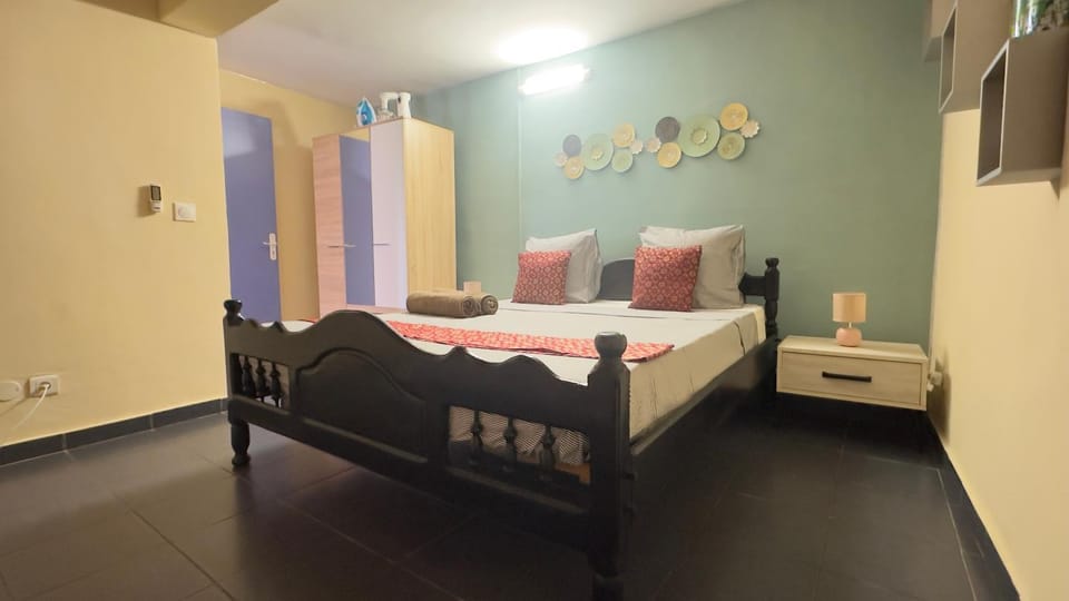 Bed, Bedroom