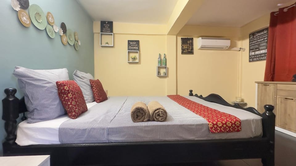 Bed, Bedroom