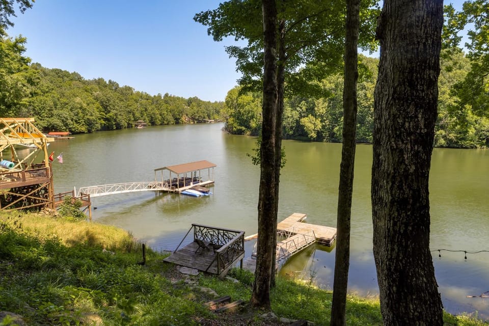 Riverfront Cottage Near Rock Island State Park House in Tennessee