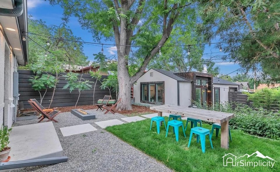 Sunnyside guesthouse near Rocky Mountain Lake Bed and Breakfast in Denver