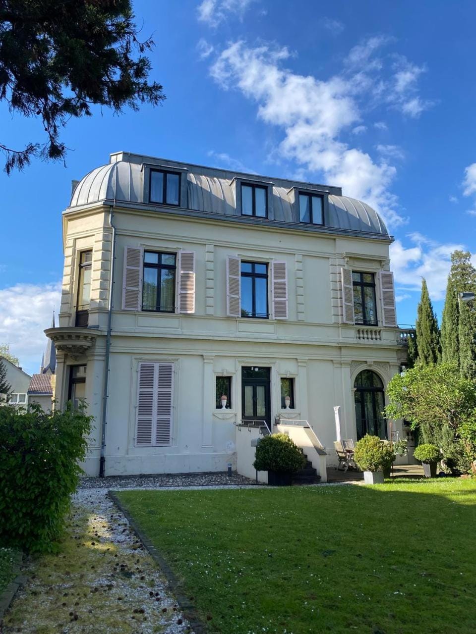 Drachenstein Villa Apartment in Bonn