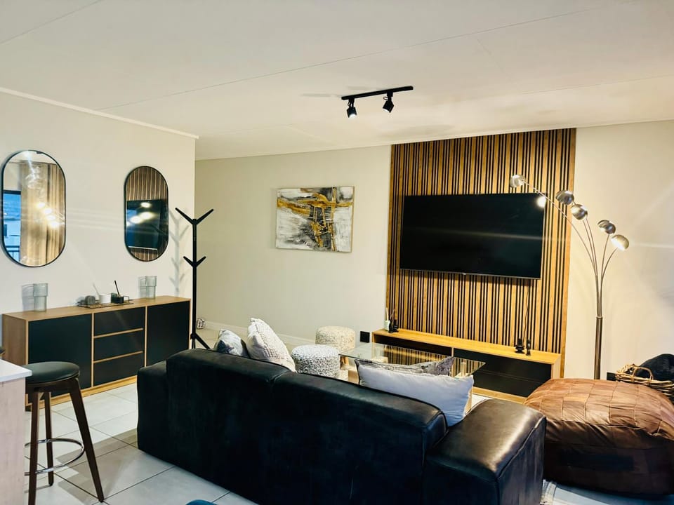 Communal lounge/ TV room, Evening entertainment