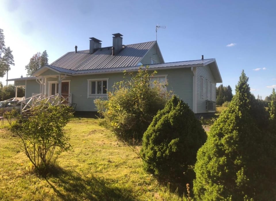 Property building, Day, Natural landscape, Garden, Garden view