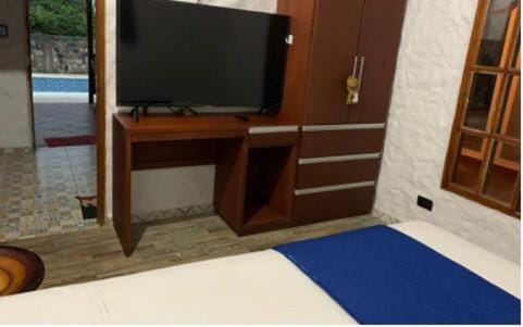 Photo of the whole room, Bedroom