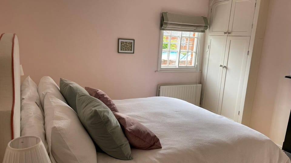 Historic Cottage in Heart of Farnham nr the Castle Apartment in Farnham