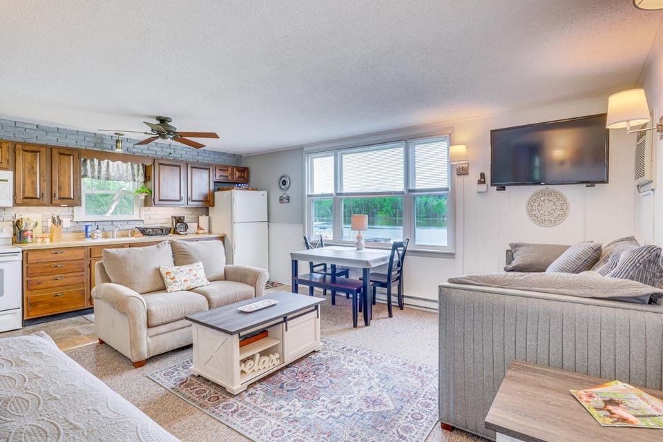 Lake of the Ozarks Cabin with Private Dock and Kayaks Cabin in Lake of the Ozarks