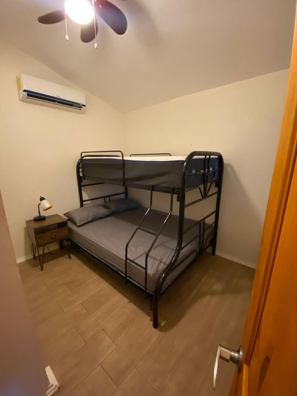 Photo of the whole room, Bedroom, bunk bed, air conditioner
