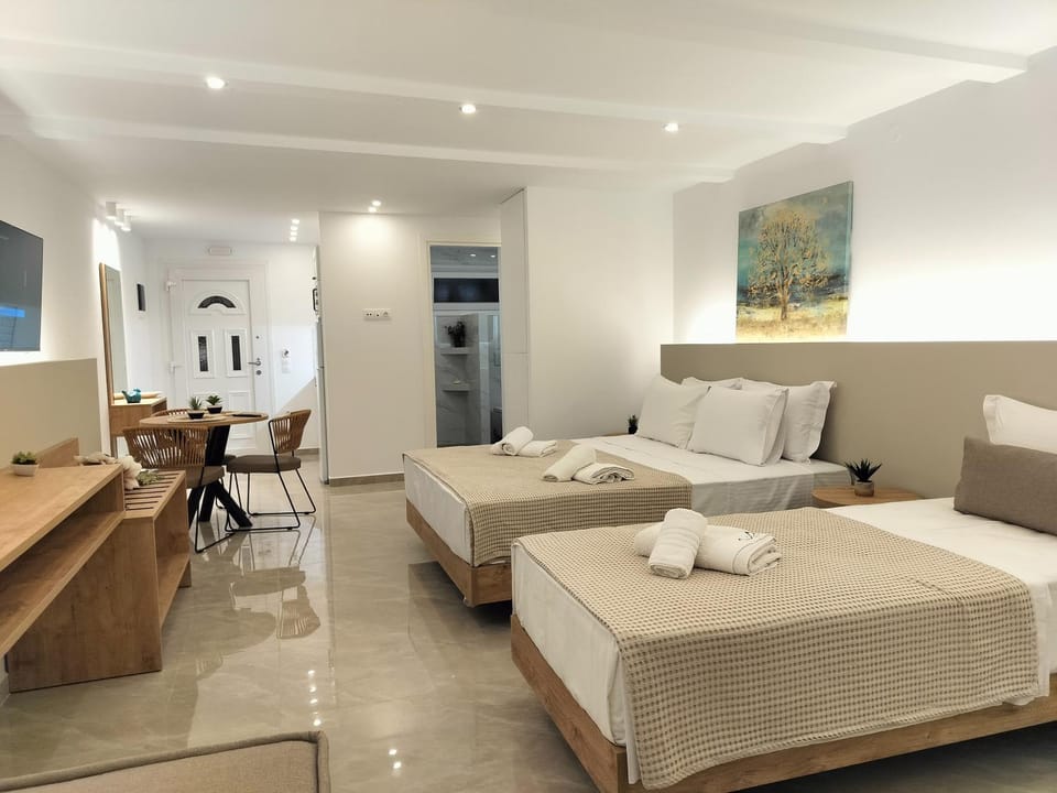 TV and multimedia, Photo of the whole room, Dining area, Bedroom