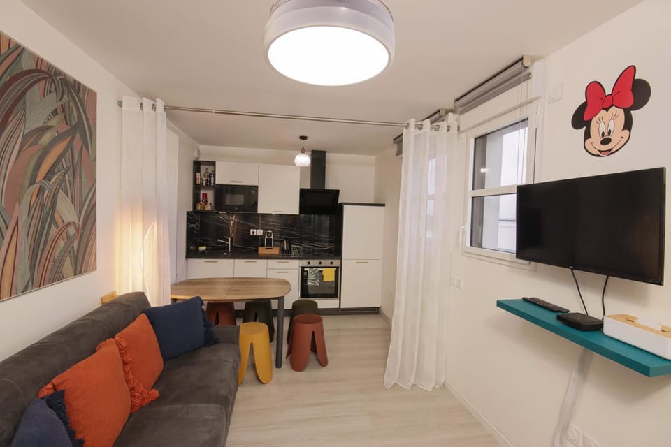 Communal lounge/ TV room, TV and multimedia, Kitchen or kitchenette, Living room, oven