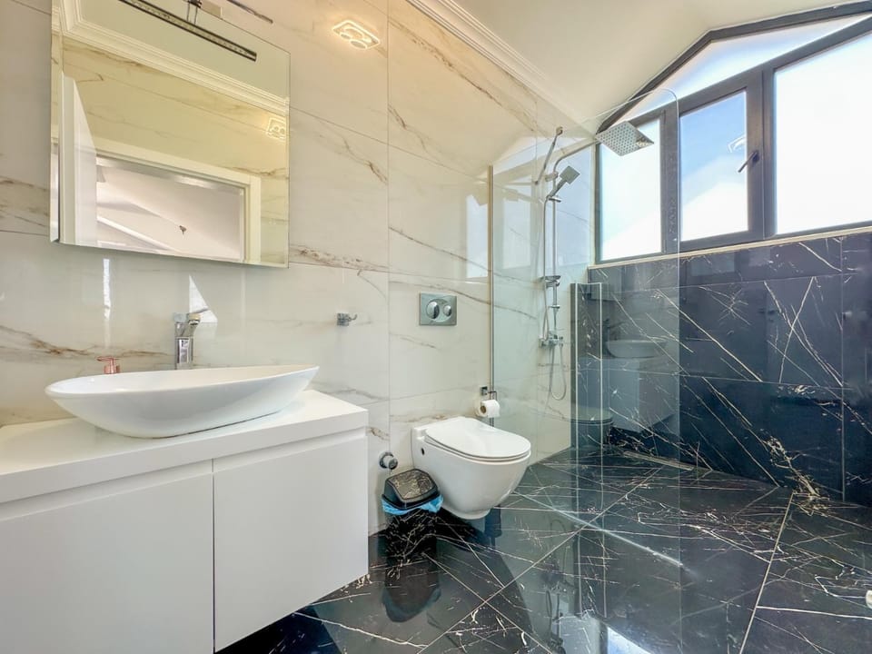 Shower, Toilet, Bathroom