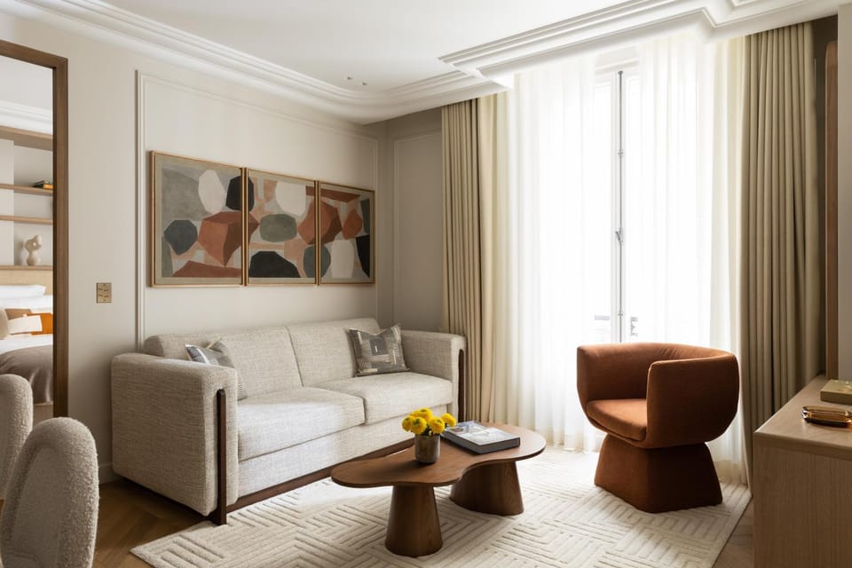 Living room, Seating area