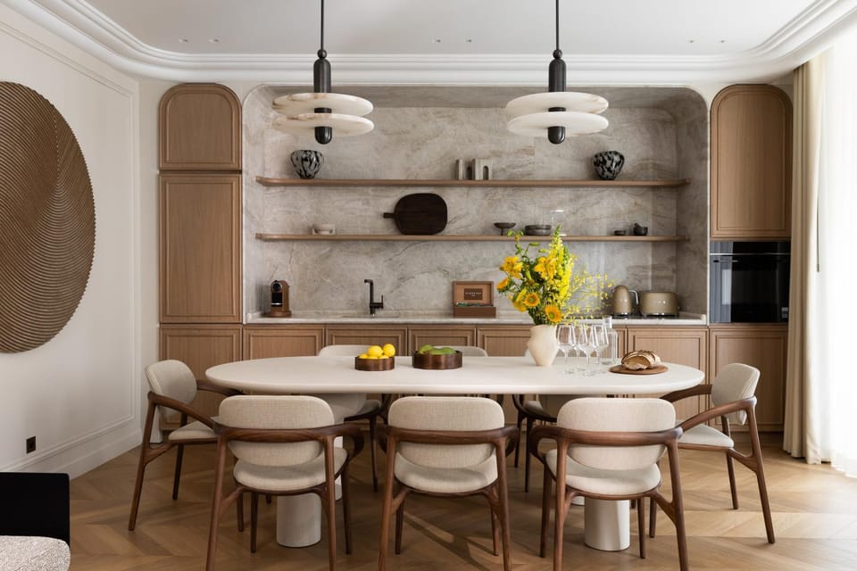 Kitchen or kitchenette, Dining area