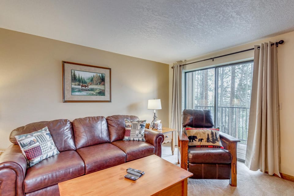Winter Park Condo w/ Pool + Ski Shuttle Access! House in Fraser