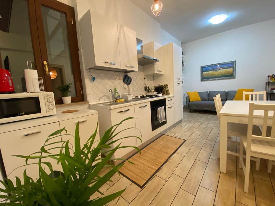 Kitchen or kitchenette, Living room, Dining area, oven, stove