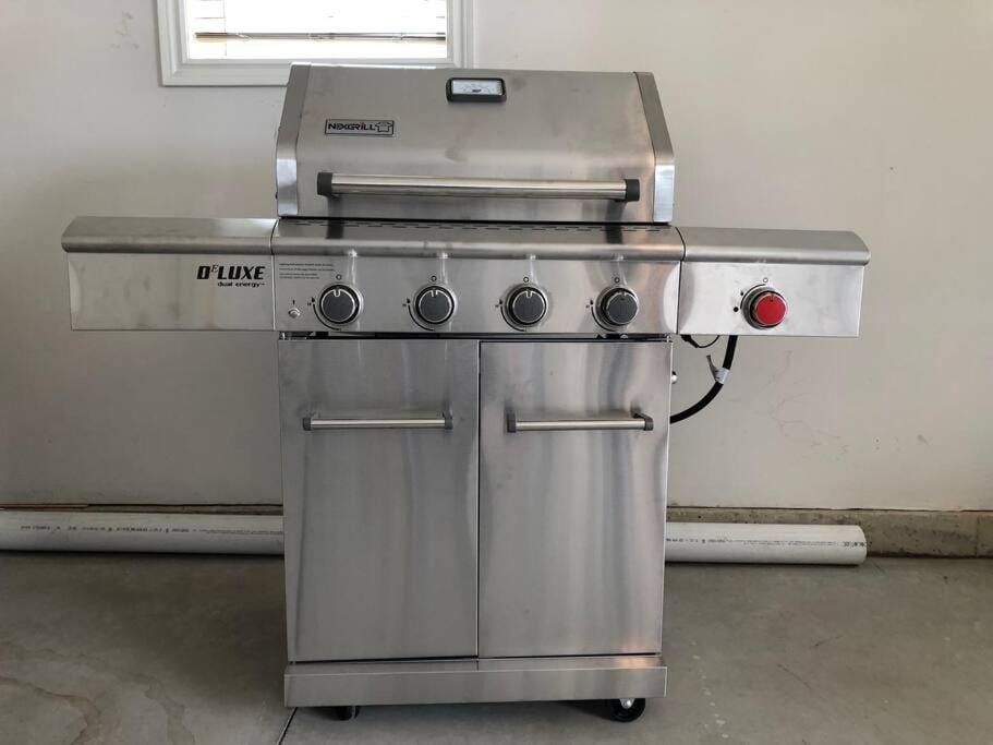 Merlin Home With Amazing Lake Erie Views House in Chatham-Kent