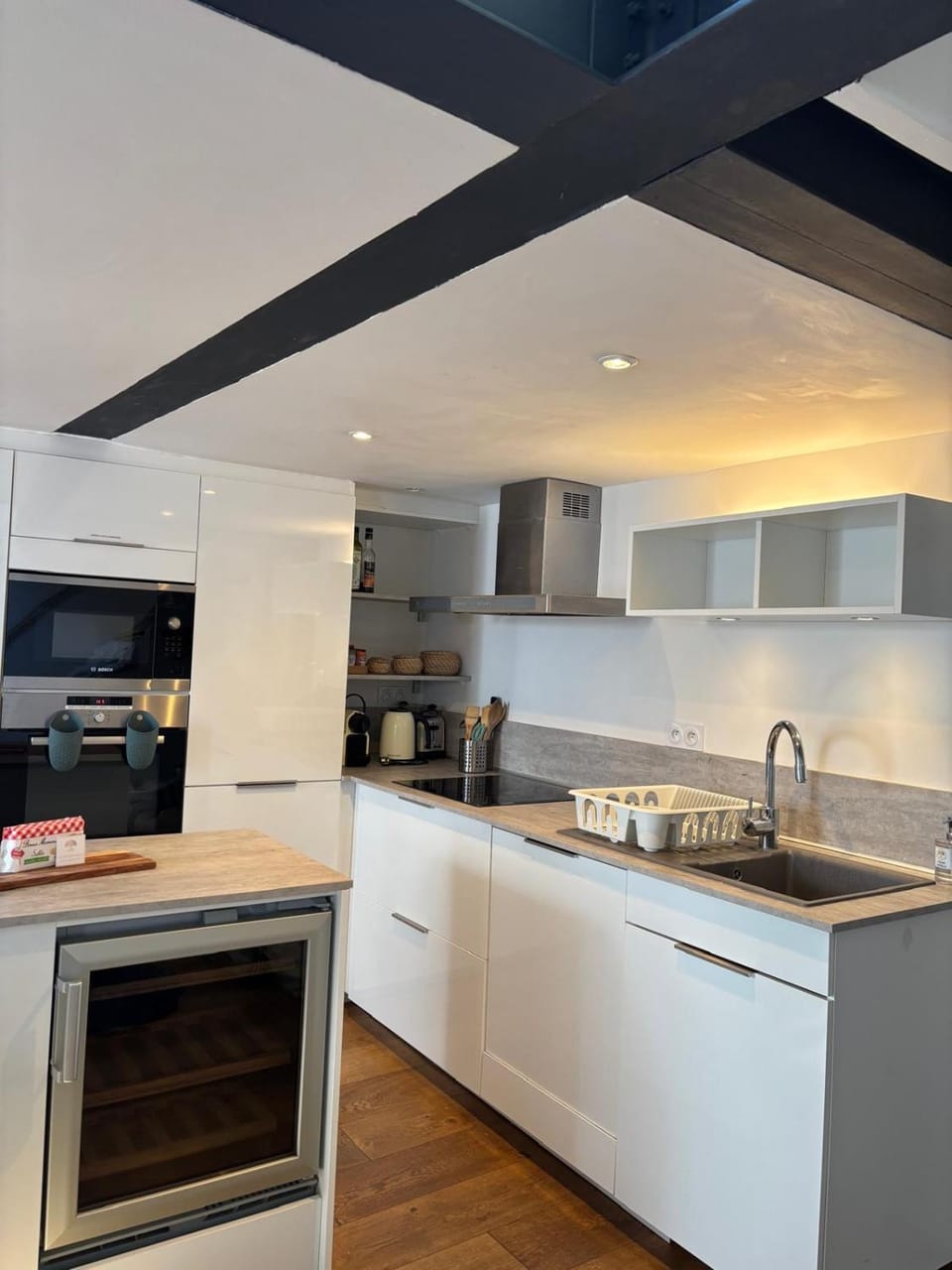 Kitchen or kitchenette, dishwasher, pet friendly, stove, toaster