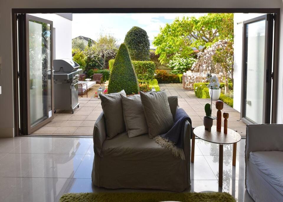 Sublime Luxury - Battery Point House in Hobart