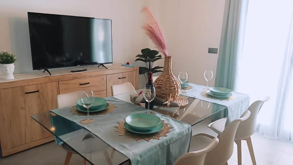 TV and multimedia, Dining area
