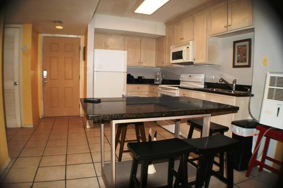 GULFVIEW 210 LUXURIOUS CONDO 3 min walk to beach, next Beach Park Isla Blanca Apartment in South Padre Island