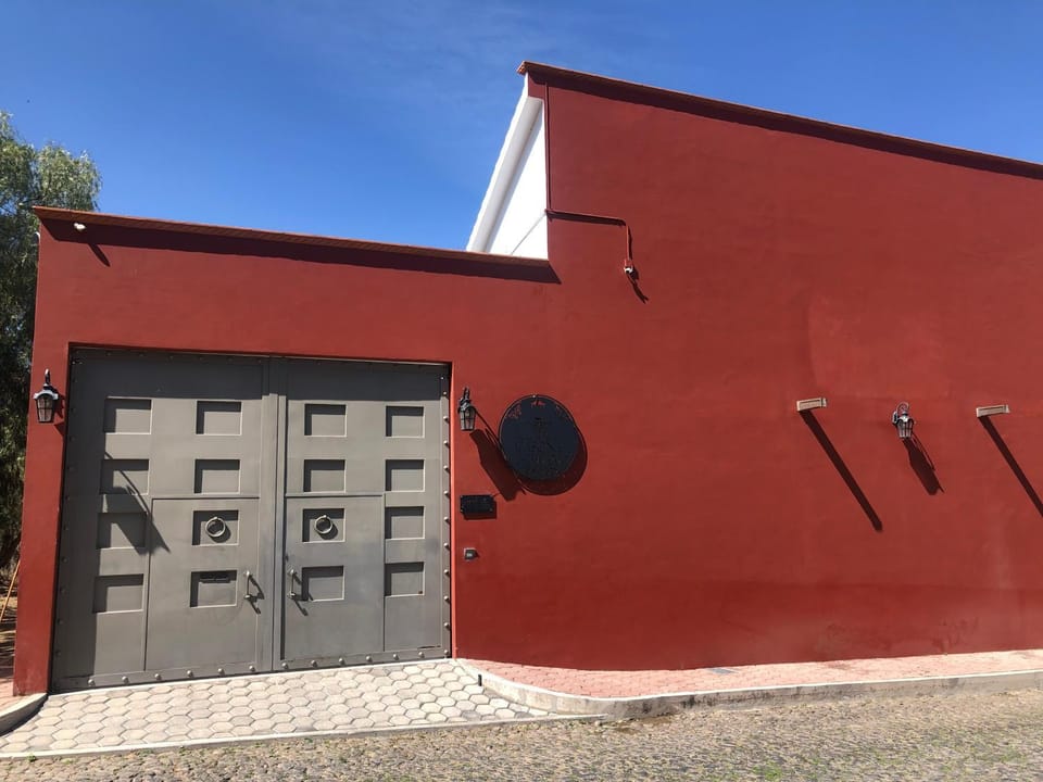 Property building, Facade/entrance, Day
