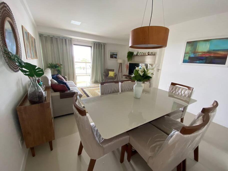 Apartamento de frente praia dos anjos com 3 suítes Apartment in Vila Canaa