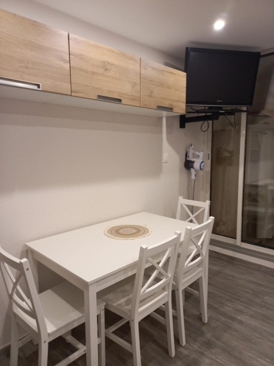TV and multimedia, Dining area