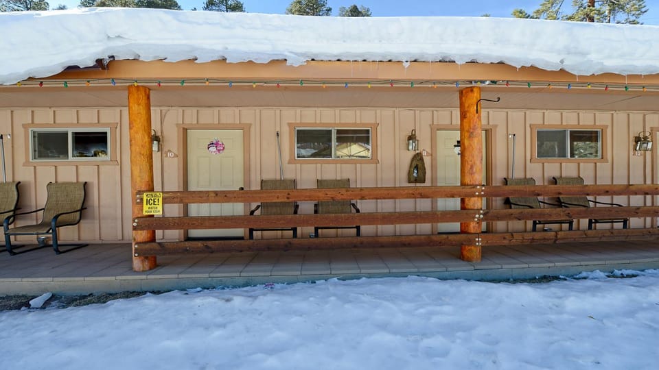 Property building, Facade/entrance, Winter, Seating area