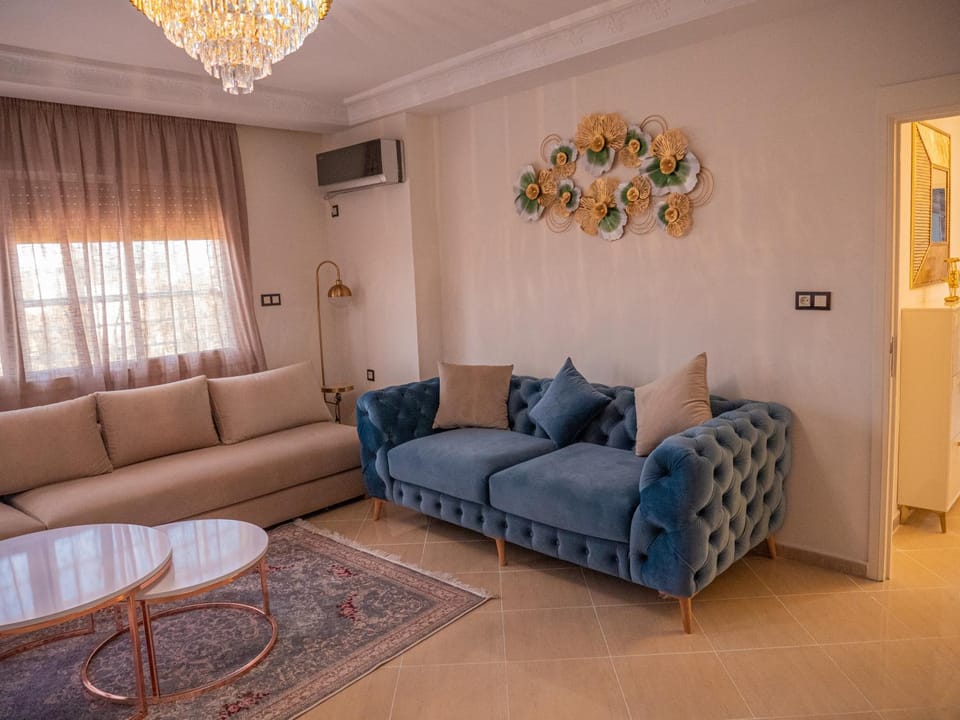Living room, Seating area, air conditioner