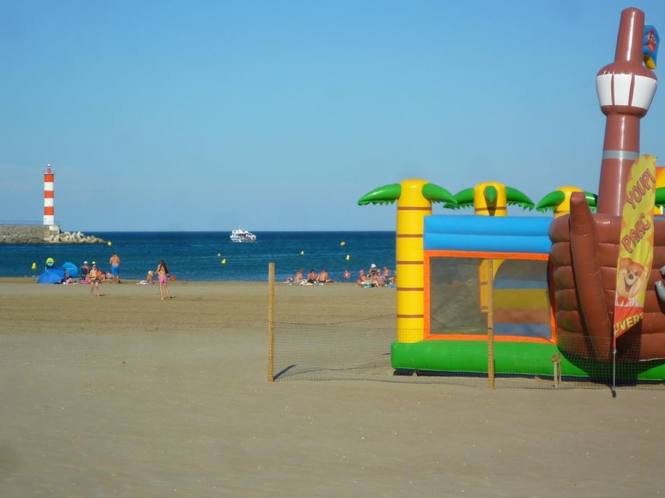 Bel appartement T2 climatisé avec piscine et parking à 250m de la plage - FR-1-797-9 Apartment in Port-la-Nouvelle