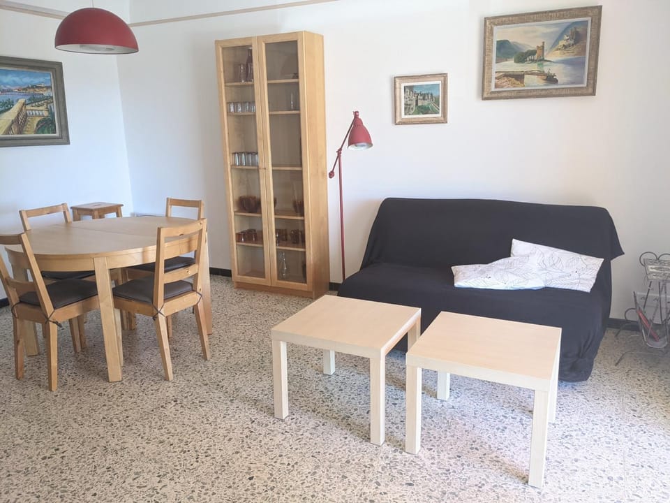 Charmant T3 rénové à 60m de la plage avec terrasse, jardin et parking clos - FR-1-797-28 Apartment in Port-la-Nouvelle