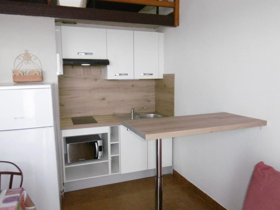 Appartement T2 mezzanine 4/5 pers à 250m de la plage, balcon, vue panoramique - FR-1-797-26 Apartment in Port-la-Nouvelle