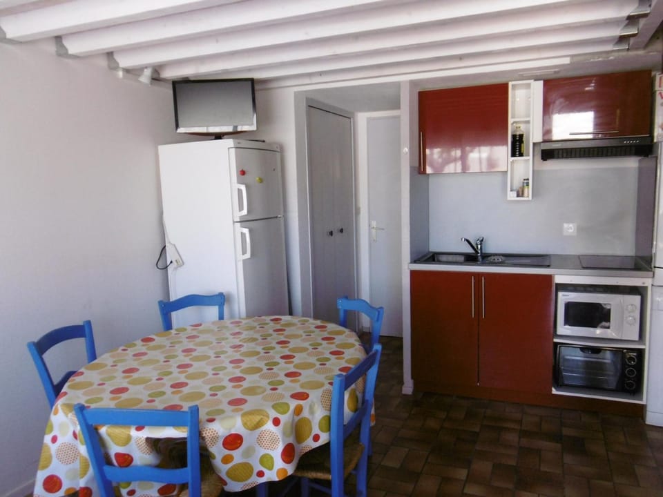 Maison T3 Mezzanine avec Patio à 150m de la Plage – Parking, BBQ, 6 Pers – Port-la-Nouvelle - FR-1-797-42 Villa in Port-la-Nouvelle