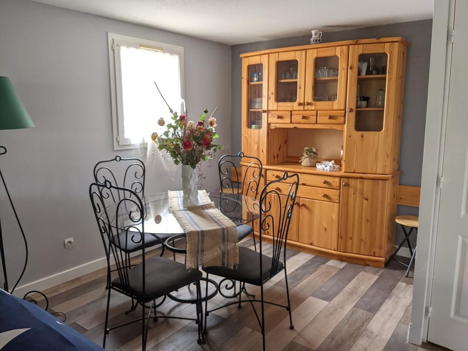 Belle villa climatisée T3 avec mezzanine, jardin arboré, garage et à 900m de la plage, 6/7 personnes - FR-1-797-36 Villa in Port-la-Nouvelle