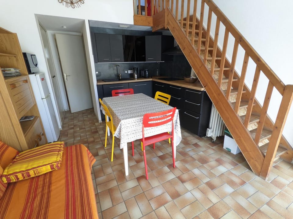 Villa T3 Mezzanine Climatisée, Proche Plage, Parking et Terrasse - 6 Pers - FR-1-797-56 Villa in Port-la-Nouvelle