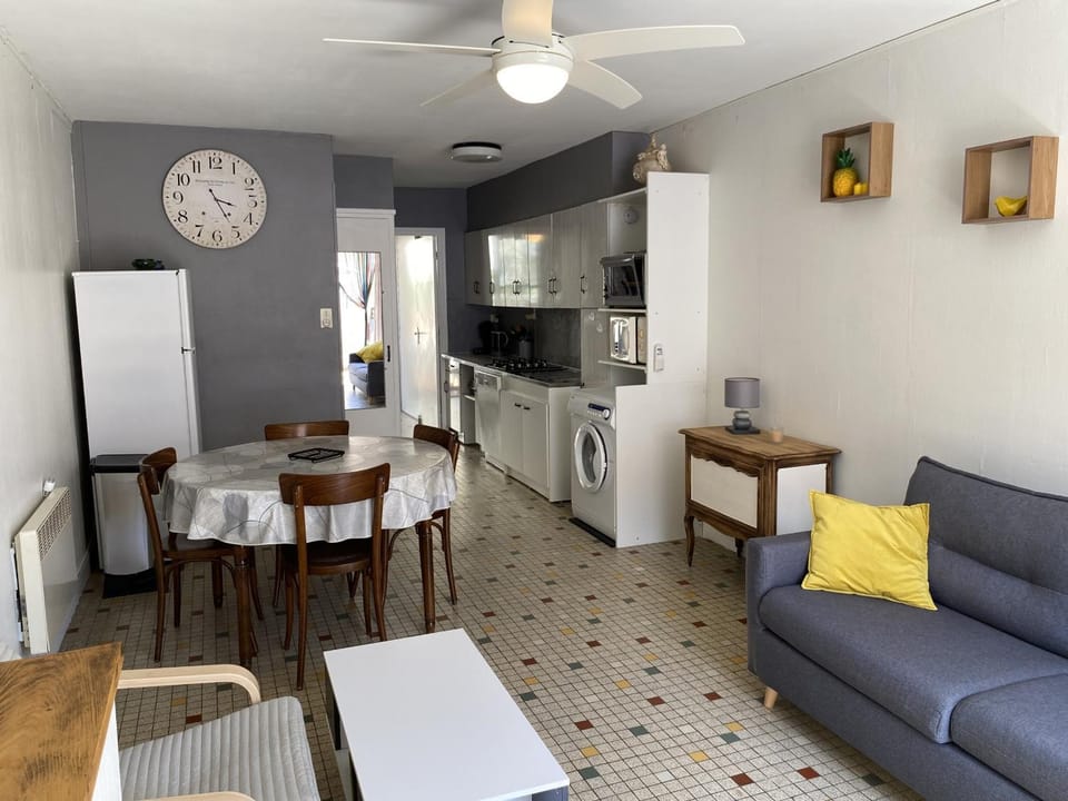 Villa T2 cosy, 40m², 4 pers, proche plage, 2 terrasses, tout équipé, calme et commerces à proximité - FR-1-797-53 Villa in Port-la-Nouvelle